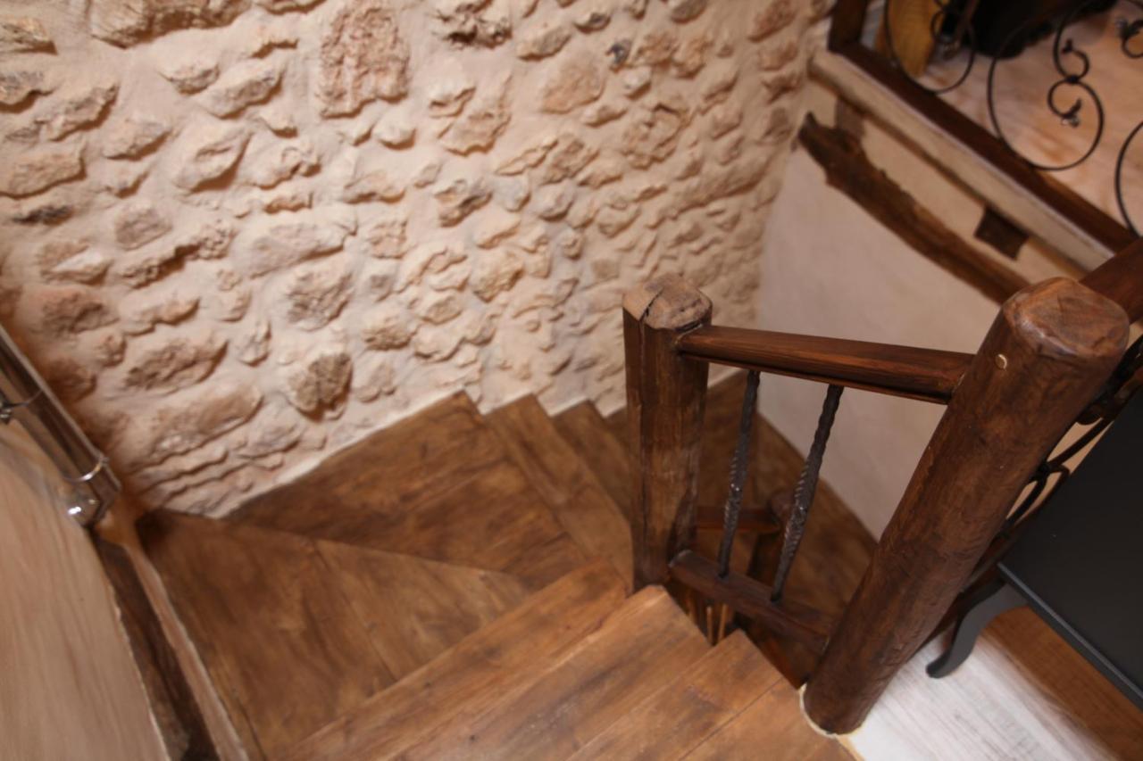 Wabisabi Townhouse Villa Montejo de la Vega de la Serrezuela Luaran gambar
