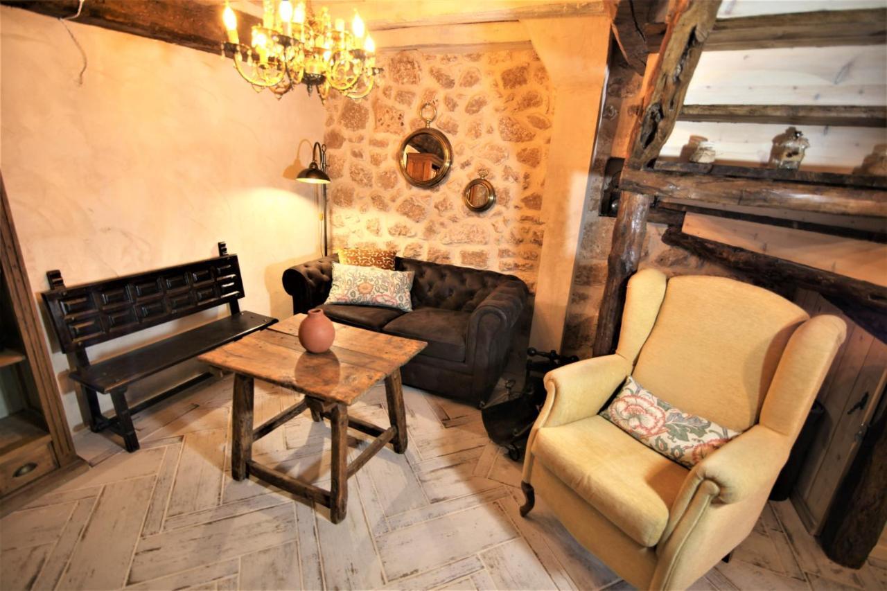 Wabisabi Townhouse Villa Montejo de la Vega de la Serrezuela Luaran gambar
