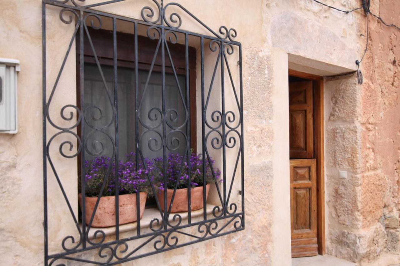 Wabisabi Townhouse Villa Montejo de la Vega de la Serrezuela Luaran gambar