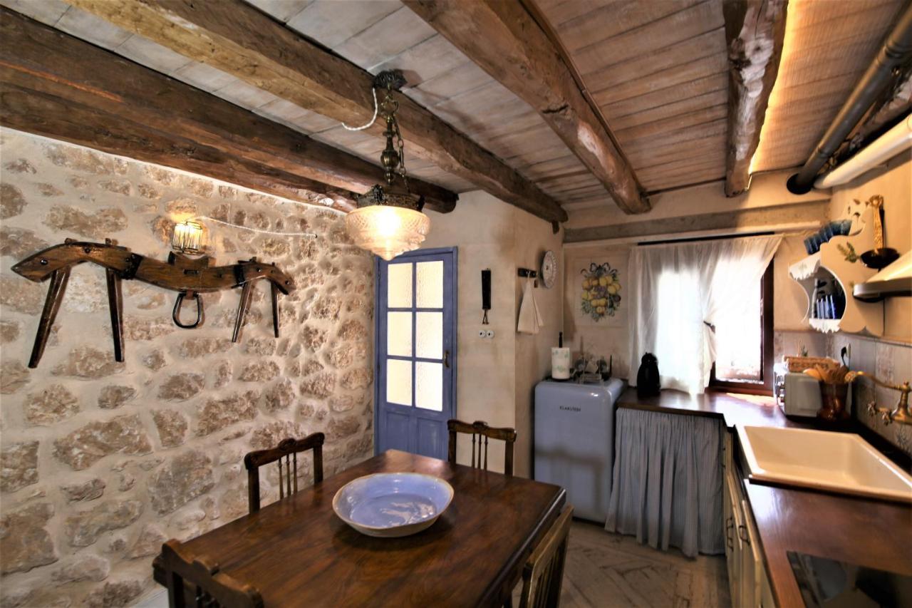 Wabisabi Townhouse Villa Montejo de la Vega de la Serrezuela Luaran gambar