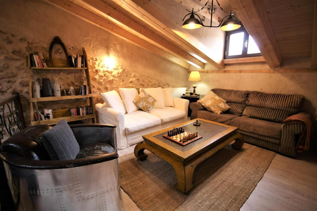 Wabisabi Townhouse Villa Montejo de la Vega de la Serrezuela Luaran gambar