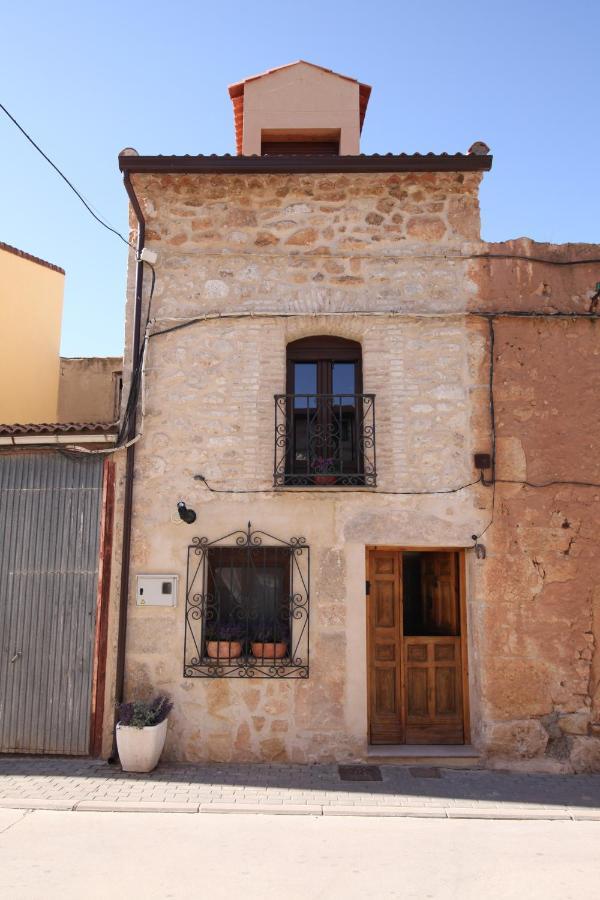 Wabisabi Townhouse Villa Montejo de la Vega de la Serrezuela Luaran gambar